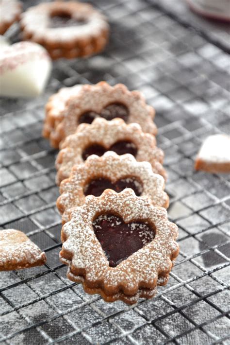 Mini Linzer La Confiture De Framboises L Heure Du Creaml Heure Du Cream