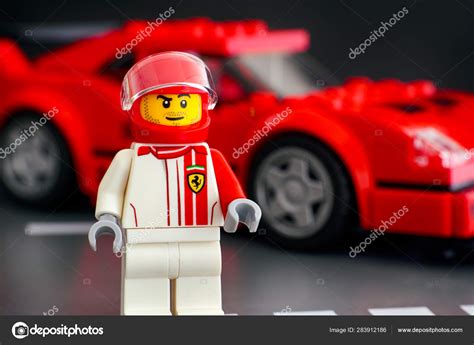 Lego Ferrari F40 Competizione driver minifigure by LEGO Speed Ch ...