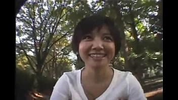 Señora asiática obtiene el orgasmo de una bicicleta XVIDEOS