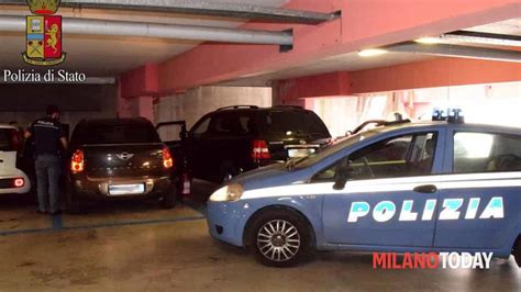 Armato Di Coltello Rapina Un Minimarket Ma La Vittima Lo Insegue E Lo