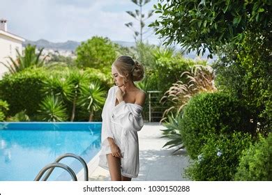 5 Hundred Hot Girl Pose Half Naked Royalty Free Images Stock Photos Pictures Shutterstock