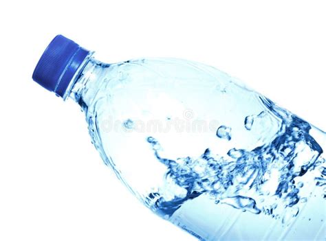 Halve Plastic Fles Met Water En Dalingen Concept Voeding En Dieet