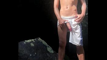 Batendo Uma Na Cachoeira XVIDEOS