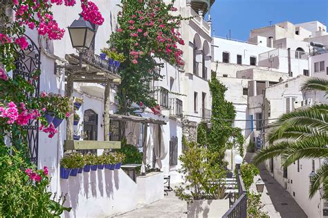 Moj Car Pueblo In Andaluc A One Of The Prettiest White Villages In