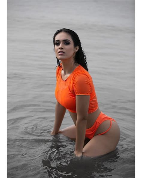 ನಟ ನಹ ಮಲಲಕ ಬಕನ ಧರಸ ಹಟ ಪಟಶಟ ವರಲ Actress Neha Malik bikini photos viral