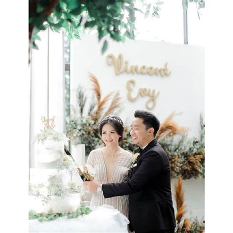 Wedding NAKED CAKE Evergreen Cake Boutique Bridestory