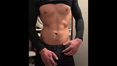 Hunk Tes O Se Exibindo Em Uma Legging De Gin Stica Apertada Pornhub Gay