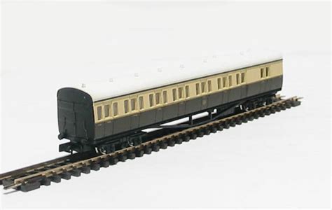 Dapol Nc B Set Suburban Coach In Gwr Chocolate Cream Revised