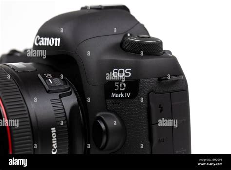 Tokyo, Japan 22.04.2020: DSLR camera Canon Mark 5D IV Stock Photo - Alamy