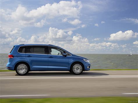 2016 Volkswagen Touran Side Wallpaper Caricos