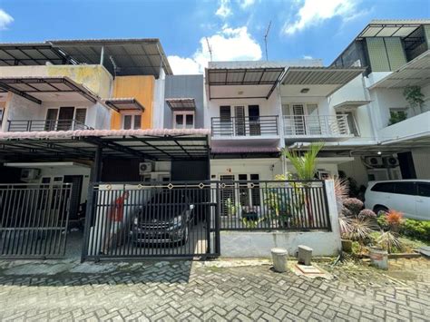 Dijual Villa Jalan Karya Wisata Komplek J City