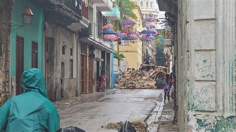 A Building Collapse Surprises Rescuers A Few Blocks From Havanas