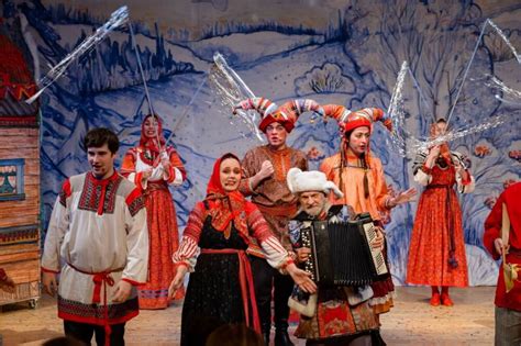 Спектакль «Про хвосты. Заюшкина избушка» в театре «Русская песня ...