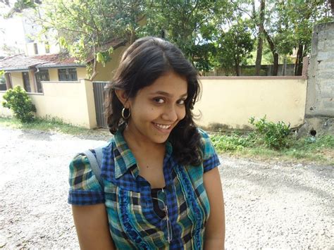 Sri Lankan Hot Girls Nice SL Hot Girls