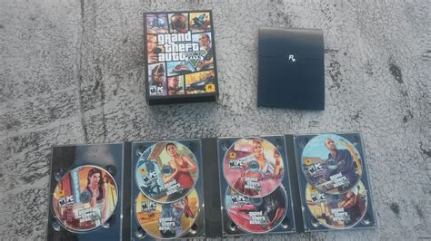 У меня одного GTA V имеет в комплекте 7 дисков? | Пикабу
