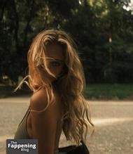 LAILA HASANOVIC Nude AZNude
