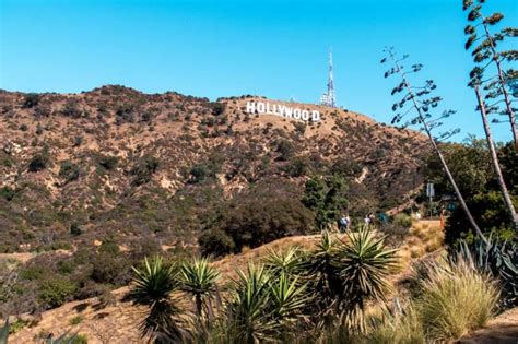 Hollywood Sign Hike: Super Easy 1 - Hour Sunset Hike With Views On LA