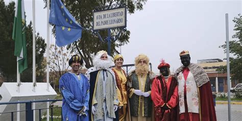 Los Reyes Magos De La Fundaci N La Caixa Entregan Mil Regalos A Los