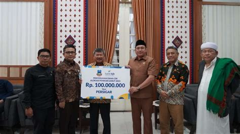 Bupati Garut Salurkan Bantuan CSR Dari Bank BJB