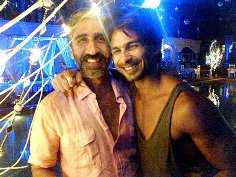 Shahid Kapoor Celebrating 31st Birthday With Naked Girls In Goa Filmibeat