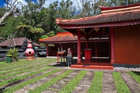 El Templo En La Isla De Bali Indonesia Foto Premium