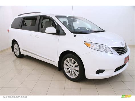 2014 Super White Toyota Sienna LE AWD 113420346 GTCarLot Car