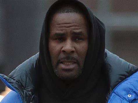 Federal R Kelly Investigation Uncovered 20 Underage Sex Tapes