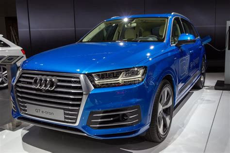 Audi Q7 E Tron Plug In Hybrid Suv Car Editorial Photo Image Of Motor Hybrid 123994066