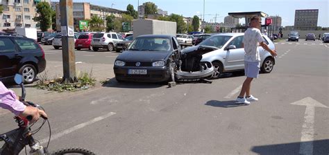 Accident Rutier N Municipiul Ia I Dou Autoturisme S Au Ciocnit N