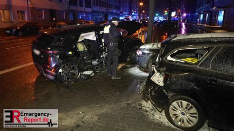 14 01 2024 Düsseldorf Schwerer Unfall 5 PKW beteiligt 6