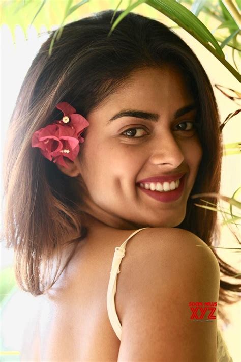 Actress Siddhi Idnani Hot New Stills Social News XYZ Siddhi Self