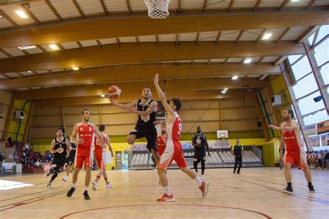 Basket Pré Nationale Masculine Le championnat démarre sur les