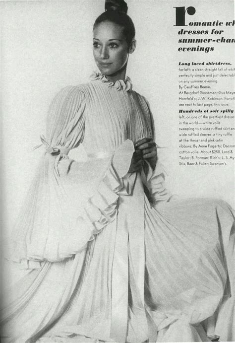 Anne Fogarty Pe 1970 Mannequin Marisa Berenson Vogue 1970 Berenson