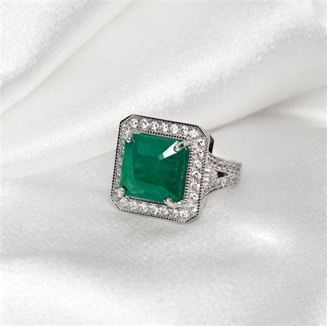 No Reserve Price 9 13 Ct Emerald 1 14ct Diamonds 14 Kt Catawiki