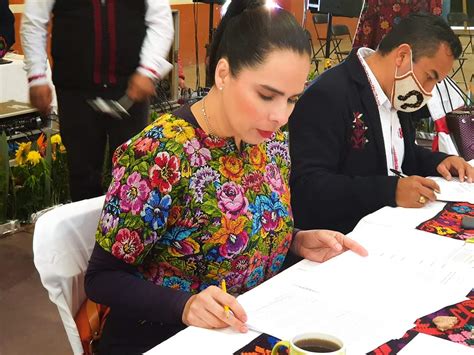 Exhorta Liliana Luna A Reconocer Los Textiles Y Bordados De Hueyapan