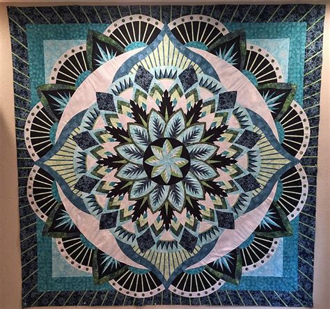 Quiltster To Quilt Dinner Plate Dahlia Love The Look Of Your Finished Quilt Before You Buy