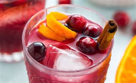 15 Easy And Delicious Fall Cocktails You Can Make At Home Society19