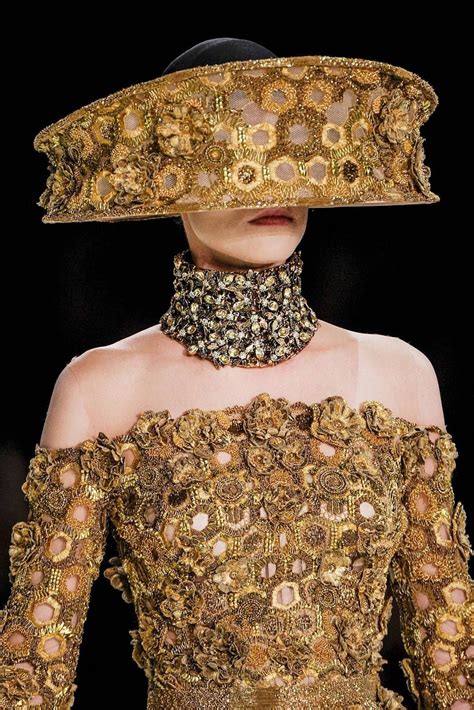 Alexander Mcqueen Spring Fashion Mcqueen Fashion Mcqueen Couture