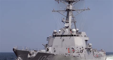 Photo Dewey DDG 105 Tills The Gulf Of Mexico As She Successfully