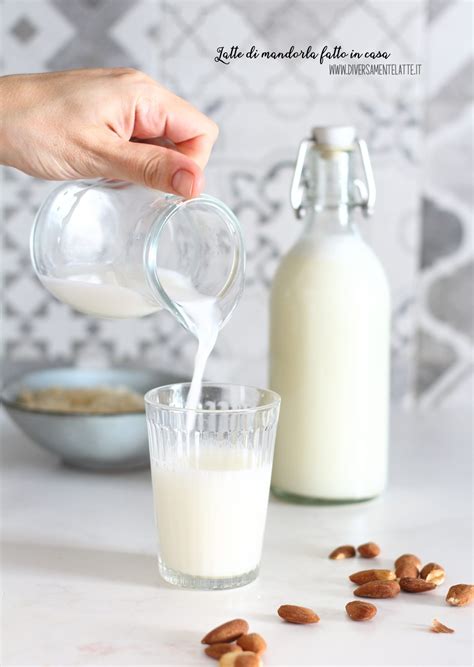 Latte Di Mandorla Fatto In Casa Diversamentelatte Glass Of Milk Food