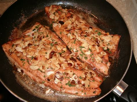 du four au jardin et mes dix doigts filets de truite saumonée aux amandes