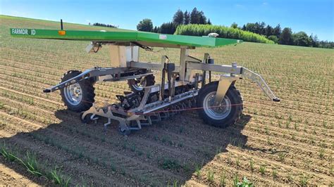 Robot FarmDroid FD20 pour le semis et désherbage mécanique Entraid