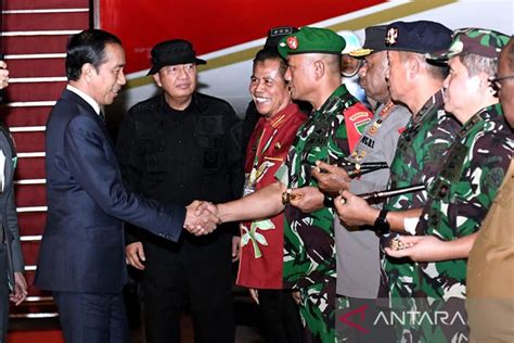 Presiden Jokowi Resmikan Bandara Di Asmat Antara News Yogyakarta