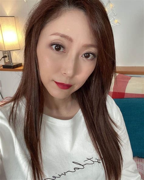 白木優子さんのインスタグラム写真 白木優子instagram「ライブチャット見てくれたみなさんありがとうね ️楽しかったね😘 白木