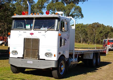 Historic Trucks: Peterbilt trucks - 75th anniversary