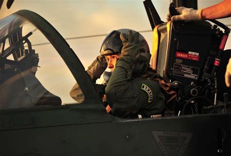 Thaíssa Carvalho A imagem de sex symbol não me incomoda Revista Marie Claire Beleza