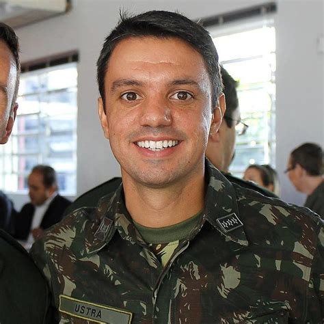 Bolsonaro levou primo do torturador Coronel Ustra para Política