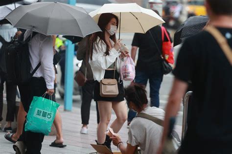 雨區擴大！12縣市大雨特報 恐持續至晚間 生活 要聞 經濟日報