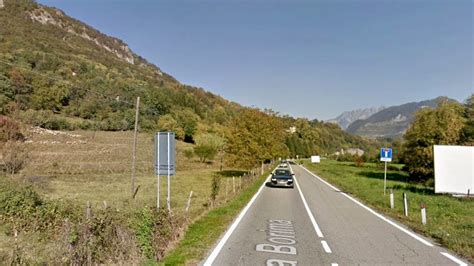 Civate Giovane Si Ribalta Con La Sua Auto E Finisce Nel Prato