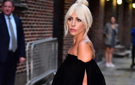 SHALLOW - Lady Gaga - LETRAS.COM